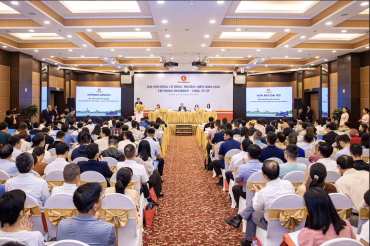 Lãnh đạo Vingroup bác khả năng tham gia lĩnh vực hàng không và đã rút đề xuất đầu tư đường sắt Bắc - Nam nhưng vẫn sẵn sàng nếu Nhà nước "gọi tên".