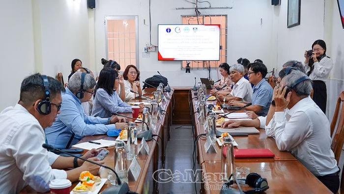 Các đại biểu cùng chuyên gia thảo luận về phương án triển khai sàng lọc lao cộng đồng.